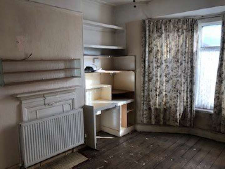 4 ALVERSTONE ROAD, WALLASEY Smith and Sons (enGB)